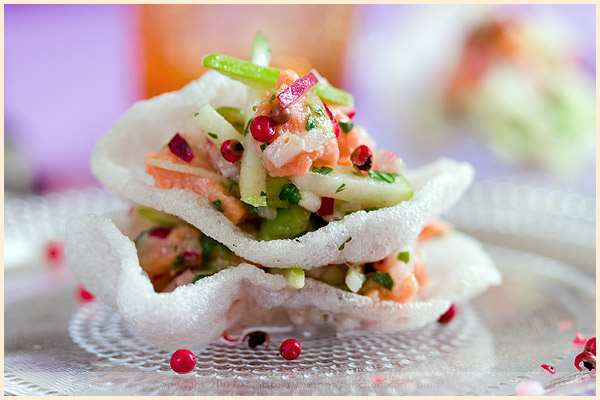 salmon tartar  nuoc mâm fish prawn crackers ginger radish apple coriander