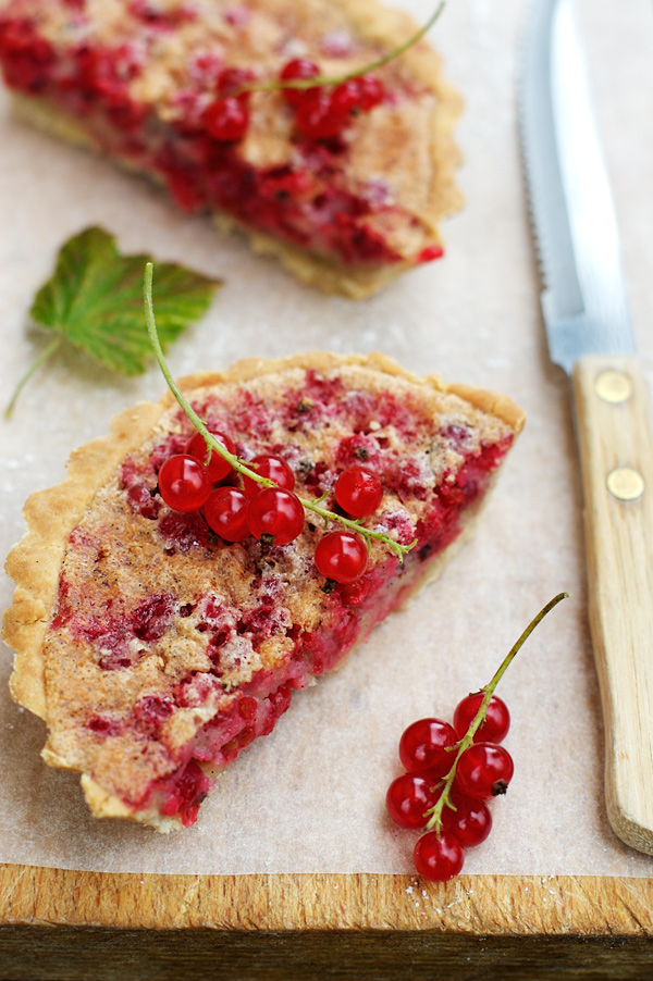 red currant tart almond